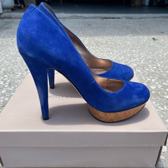 BCBG designer platform heels - Picture 3 of 3